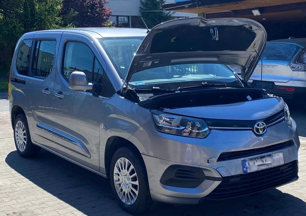 Toyota Proace City Verso cena 49900 przebieg: 100000, rok produkcji 2021 z Międzylesie małe 211